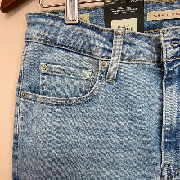 LEVI’S PREMIUM 725 HIGH RISE BOOTCUT WOMEN'S JEANS - Picture 7 of 11